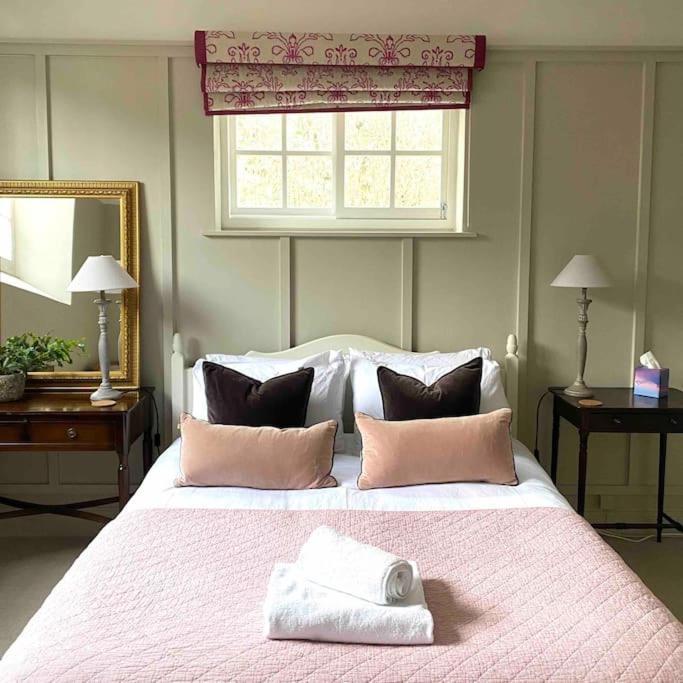 3 Bedroom Converted Chapel In Historic Oundle Eksteriør bilde